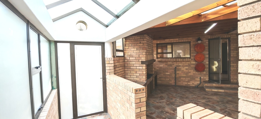 5 Bedroom Property for Sale in Dana Bay Western Cape